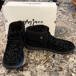 Leopard Print Burnout Black Winter Boots Sz 9 women’s